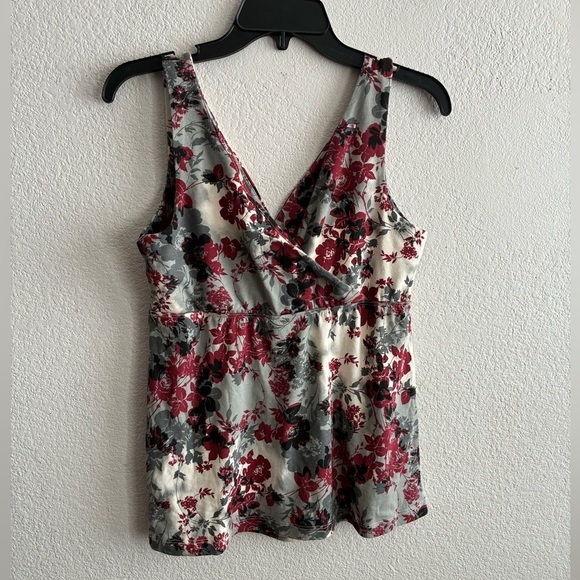 🆕Kika Paprika Y2K Floral Wrap Tank Top - Gray and Red M🆕 - Picture 2 of 9